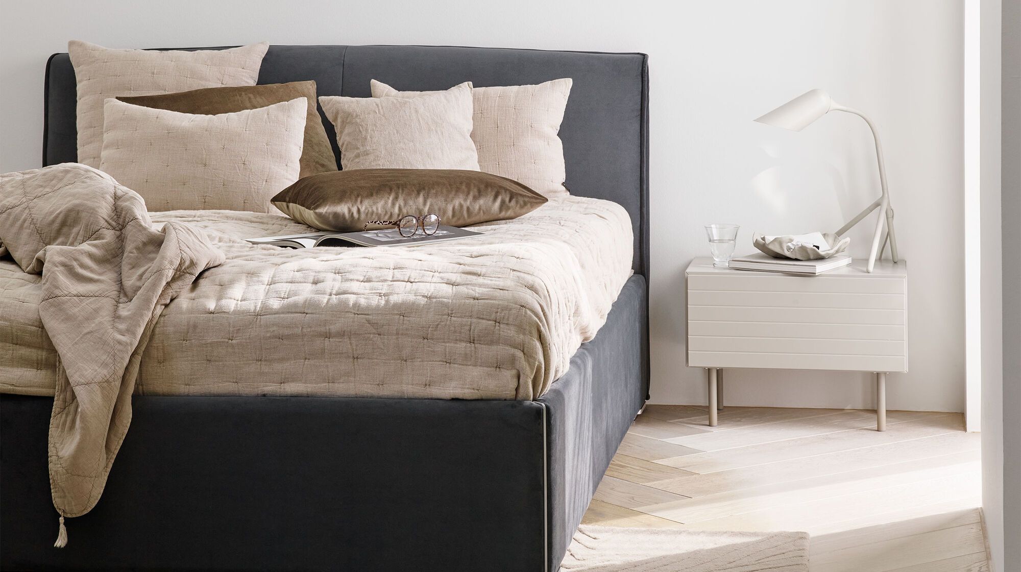 Напольный светильник Curious -  Под заказ в интерьере