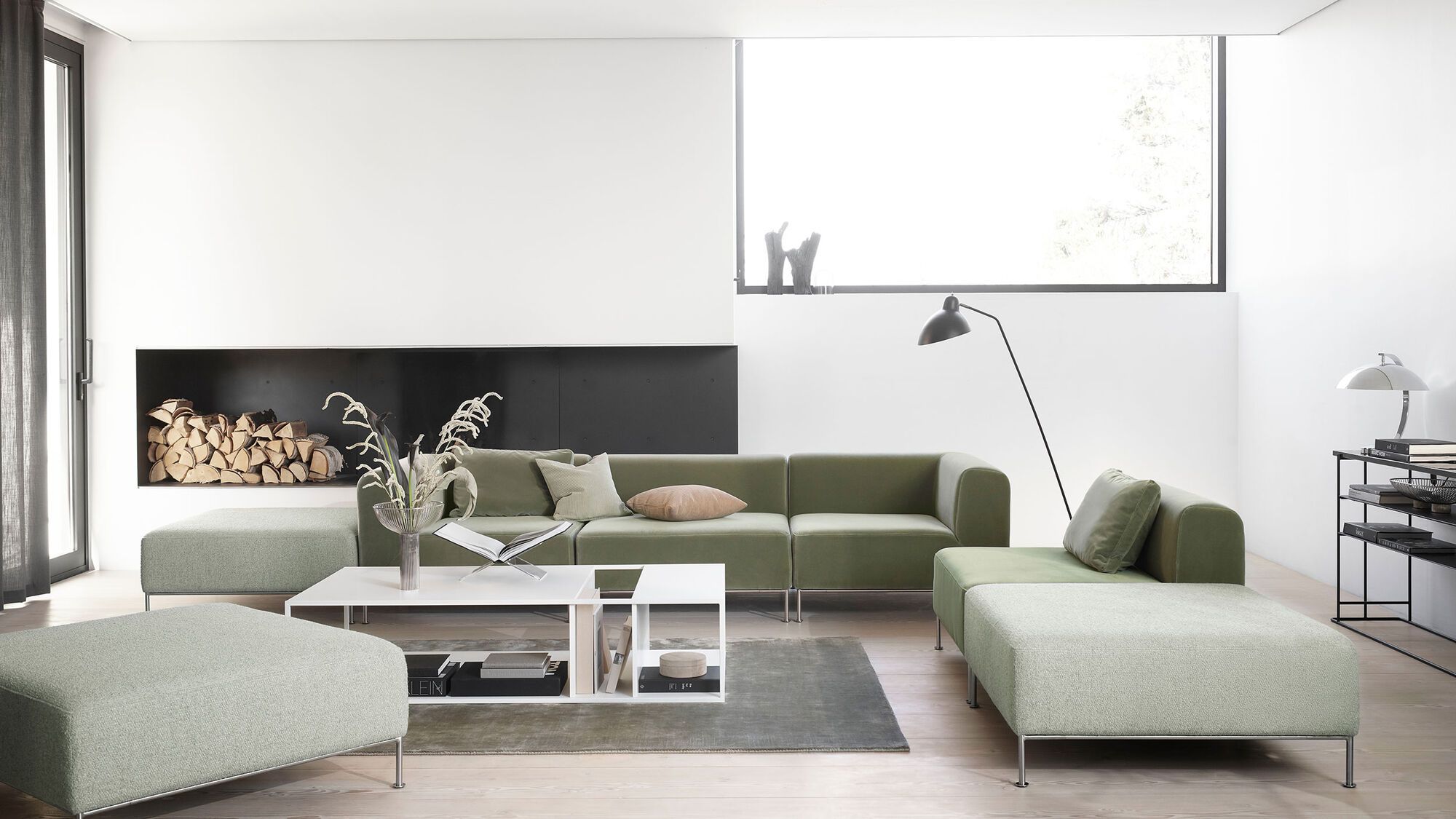 Напольный светильник Demand -  Под заказ в интерьере