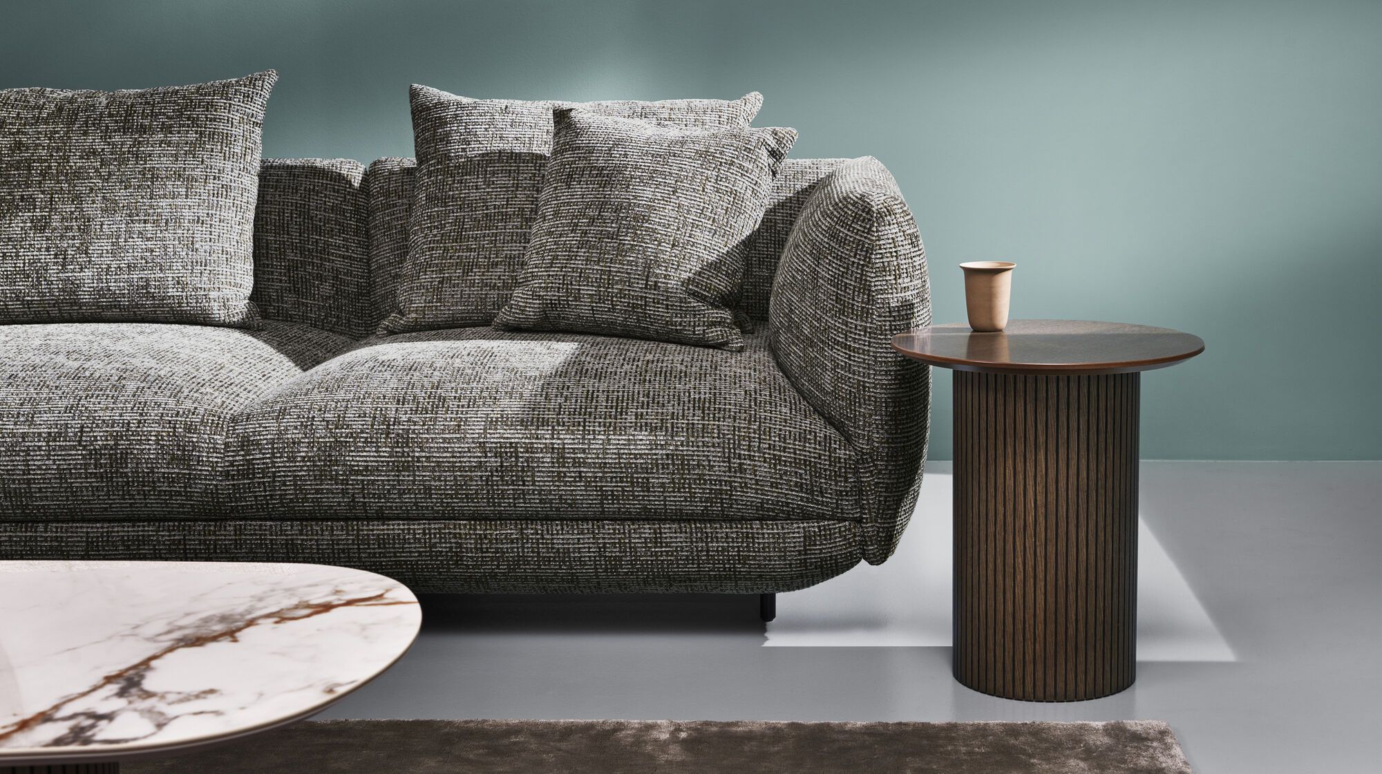 Подушка Salamanca - Tuscany коричневого цвета 3202 -  Под заказ в интерьере