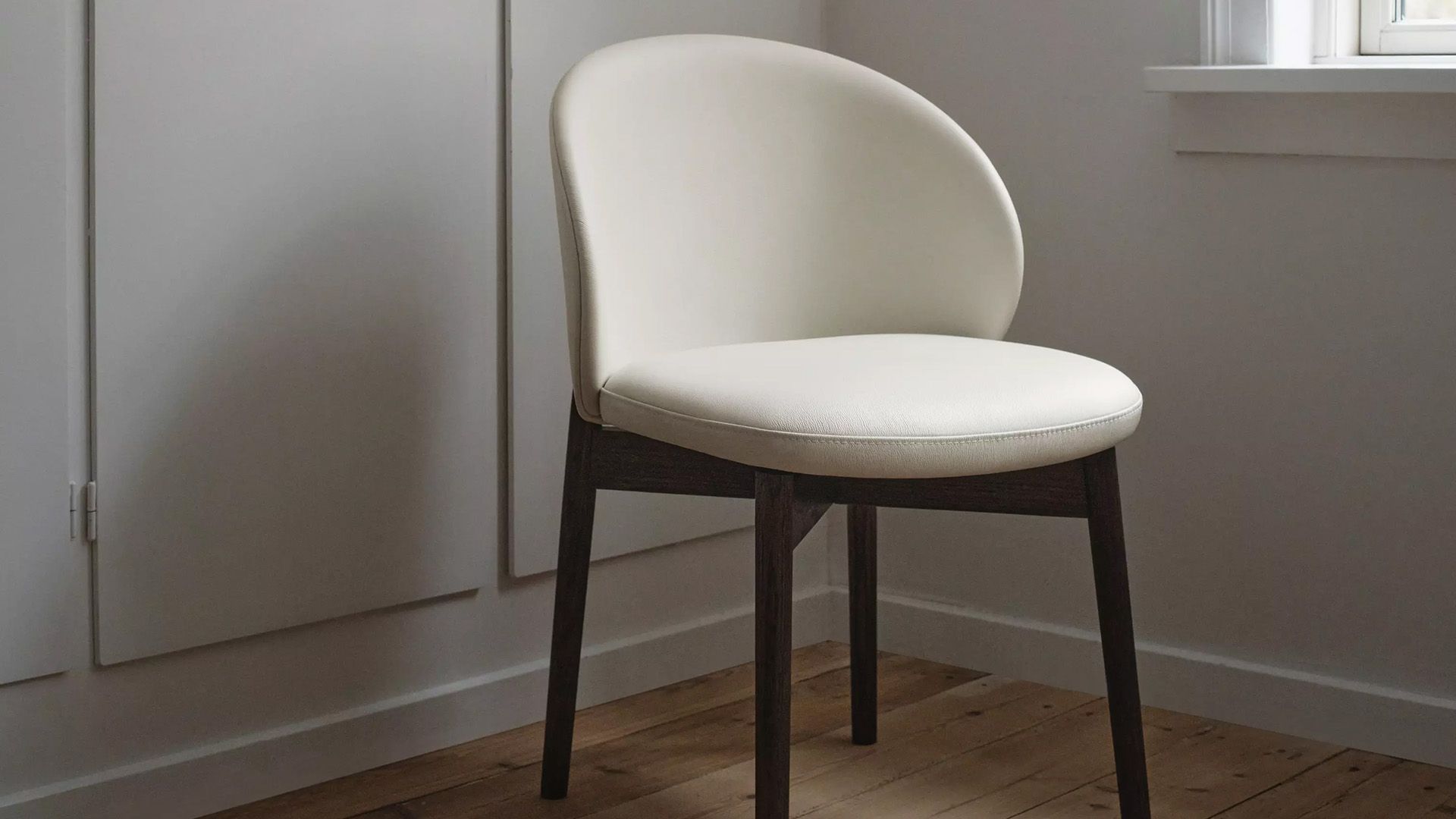 Обеденный стул Princeton - Nordic Grain 5130 Кожа черного цвета -  Под заказ в интерьере