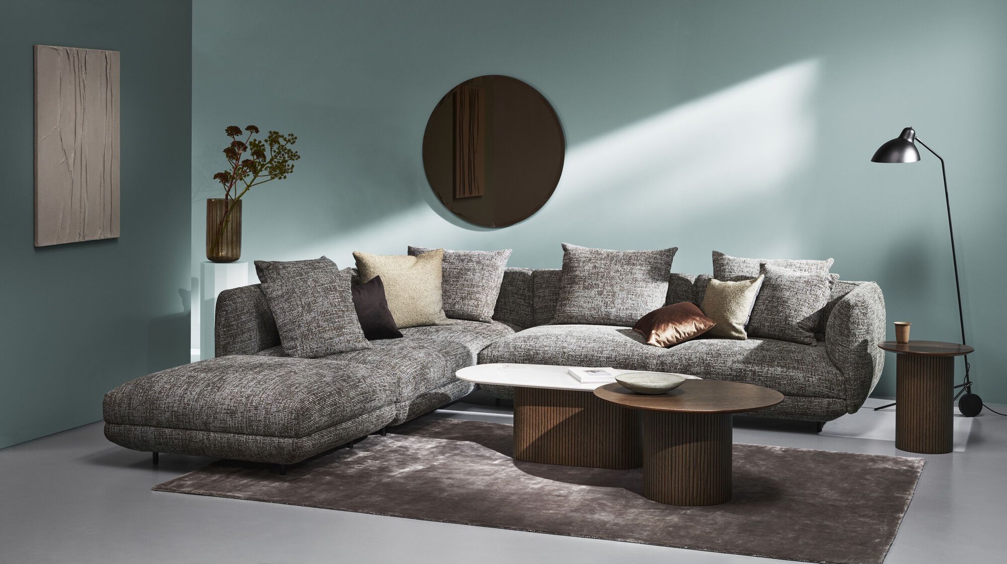 Подушка Salamanca - Tuscany коричневого цвета 3202 -  Под заказ в интерьере