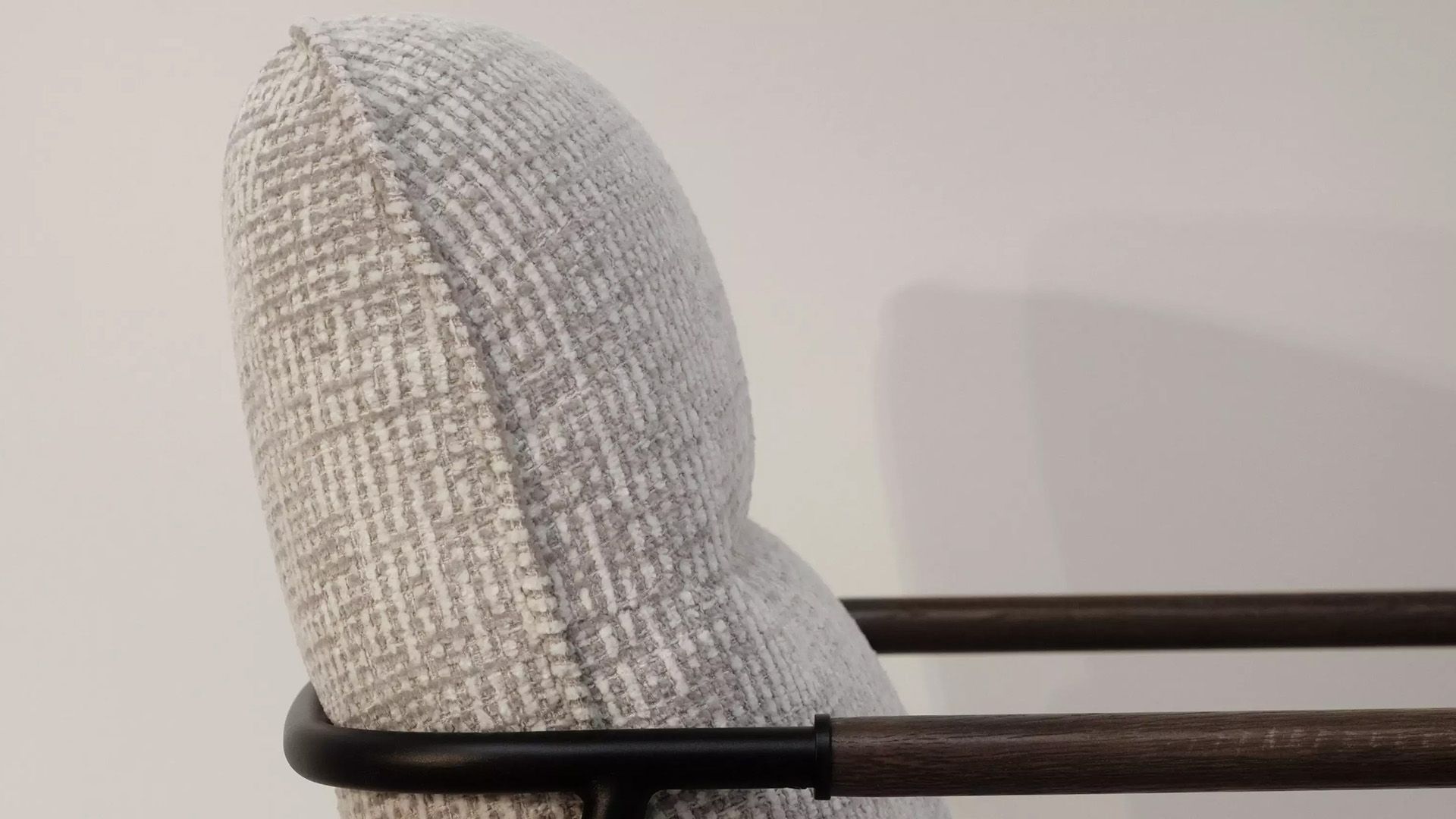 Кресло Terni - Napoli 2257 Ткань  тёмно-синего цвета  -  Под заказ в интерьере