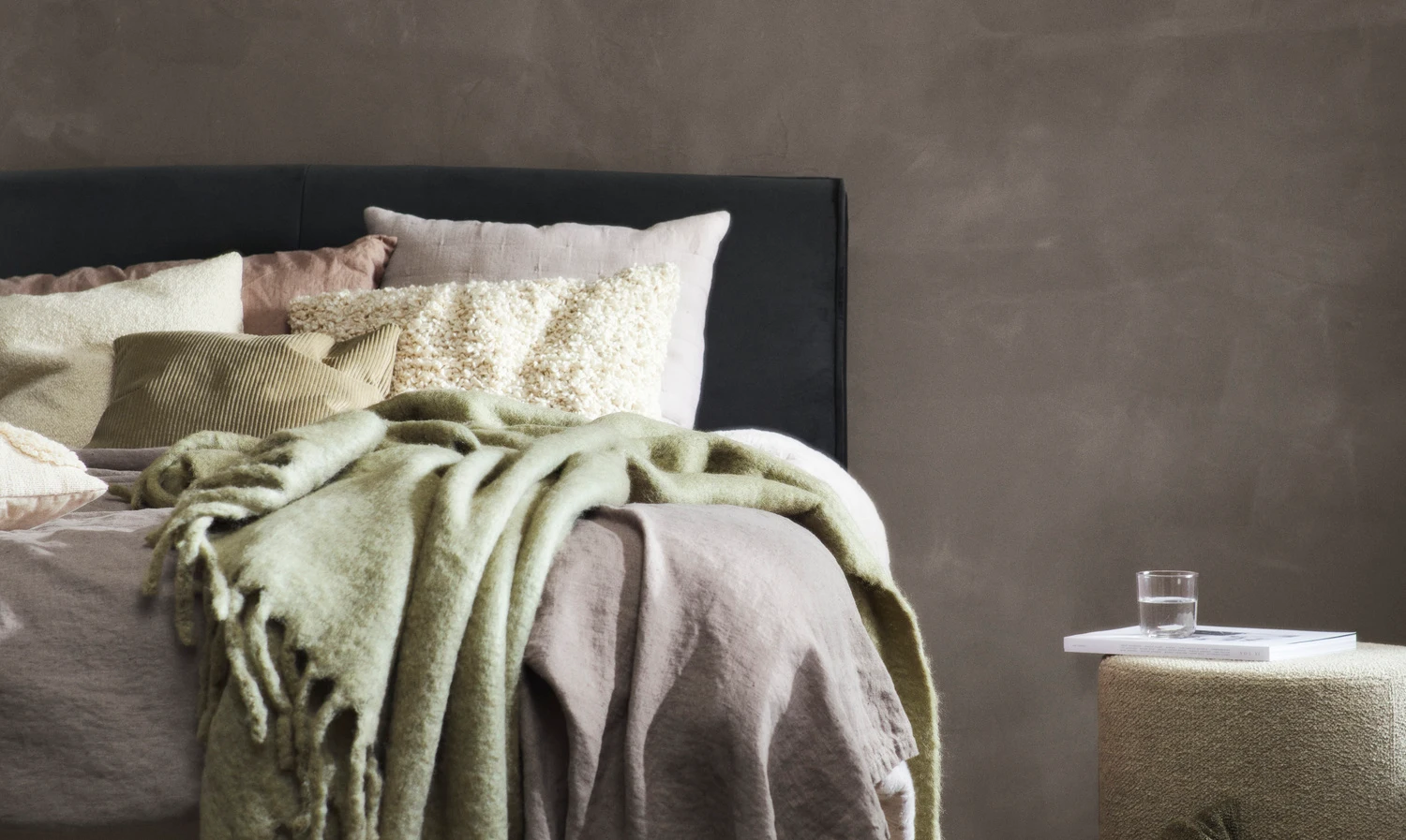   Пледы и покрывала 