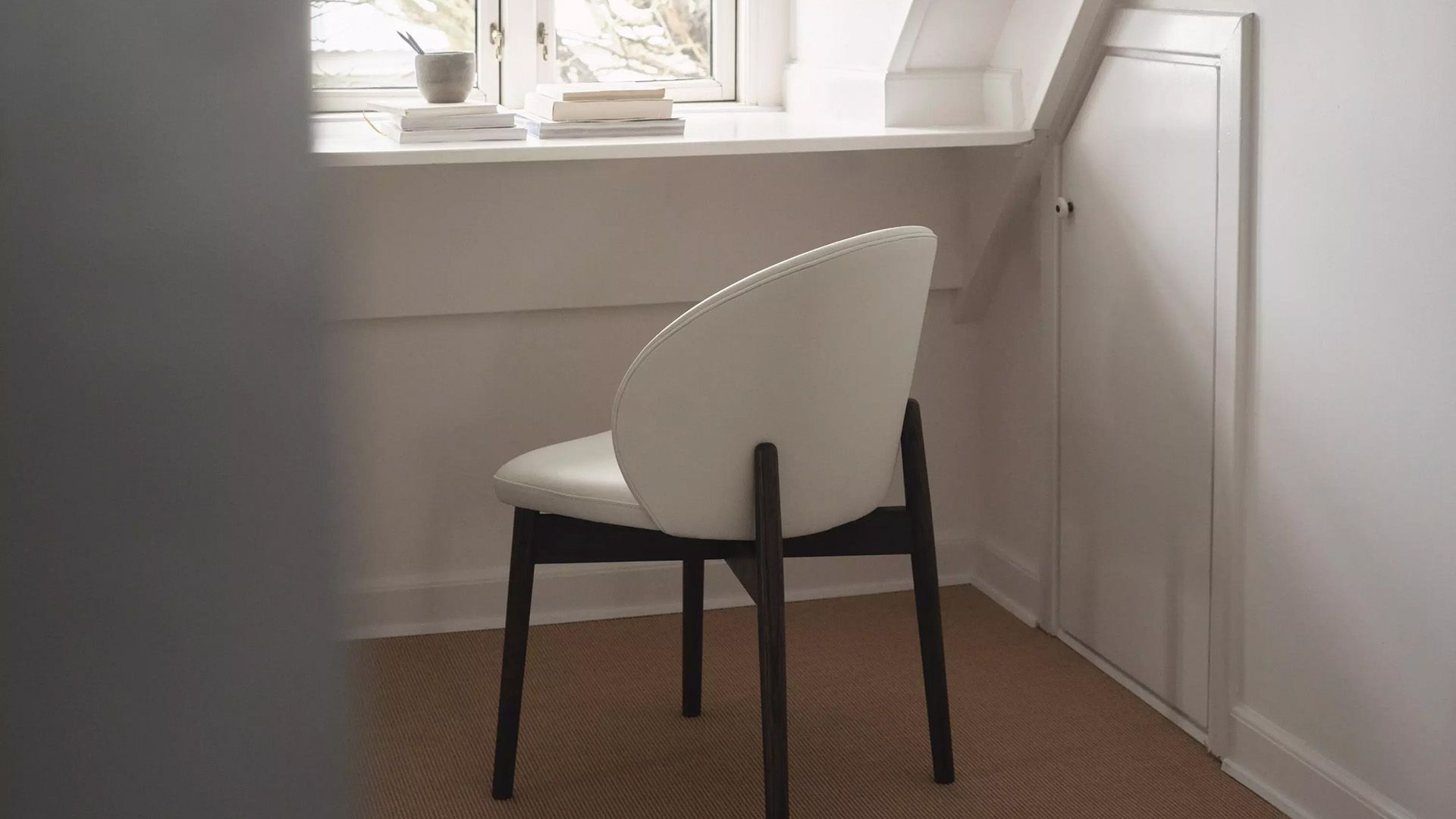 Обеденный стул Princeton - Nordic Grain 5130 Кожа черного цвета -  Под заказ в интерьере