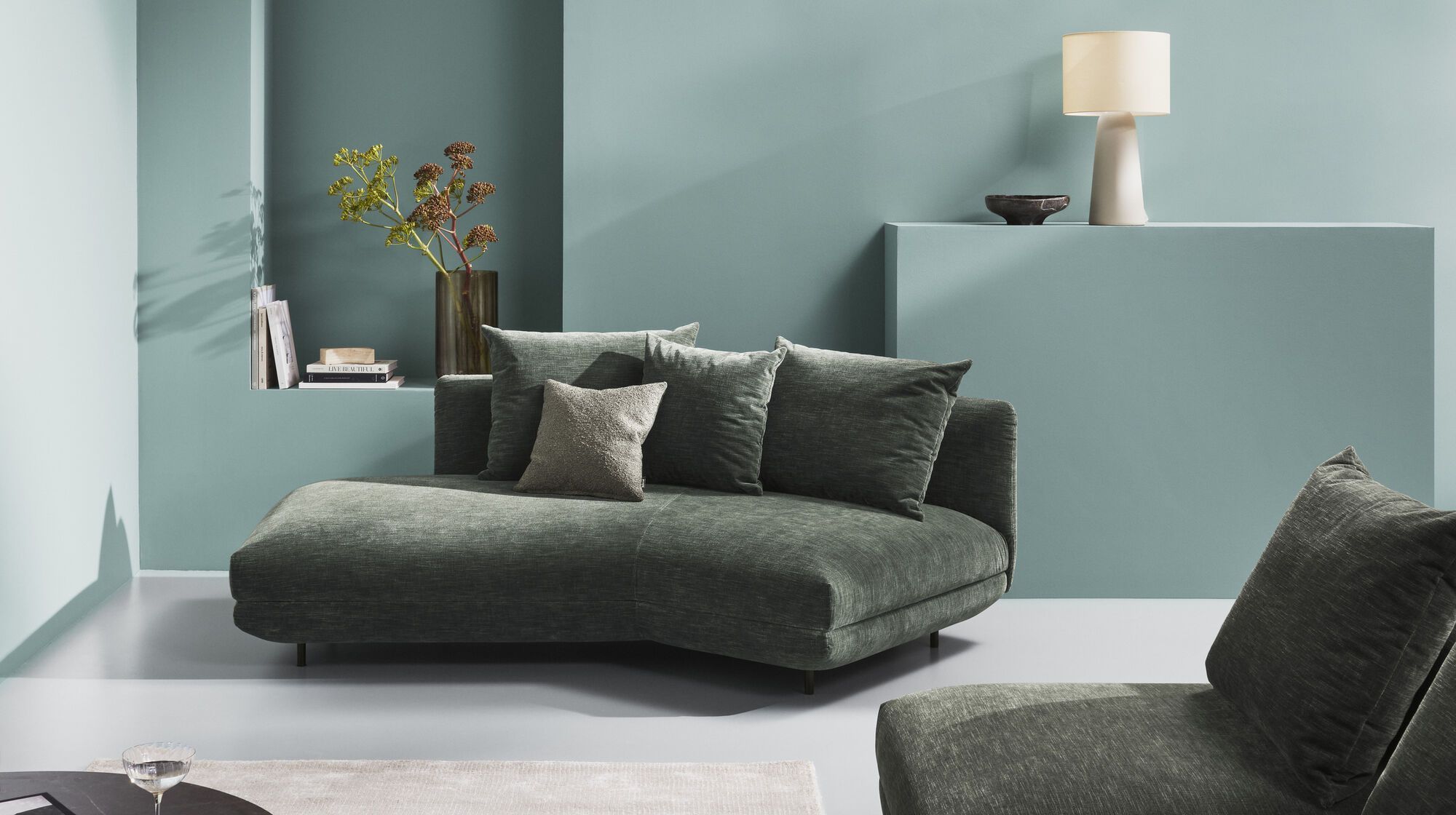 Подушка Salamanca - Tuscany коричневого цвета 3202 -  Под заказ в интерьере