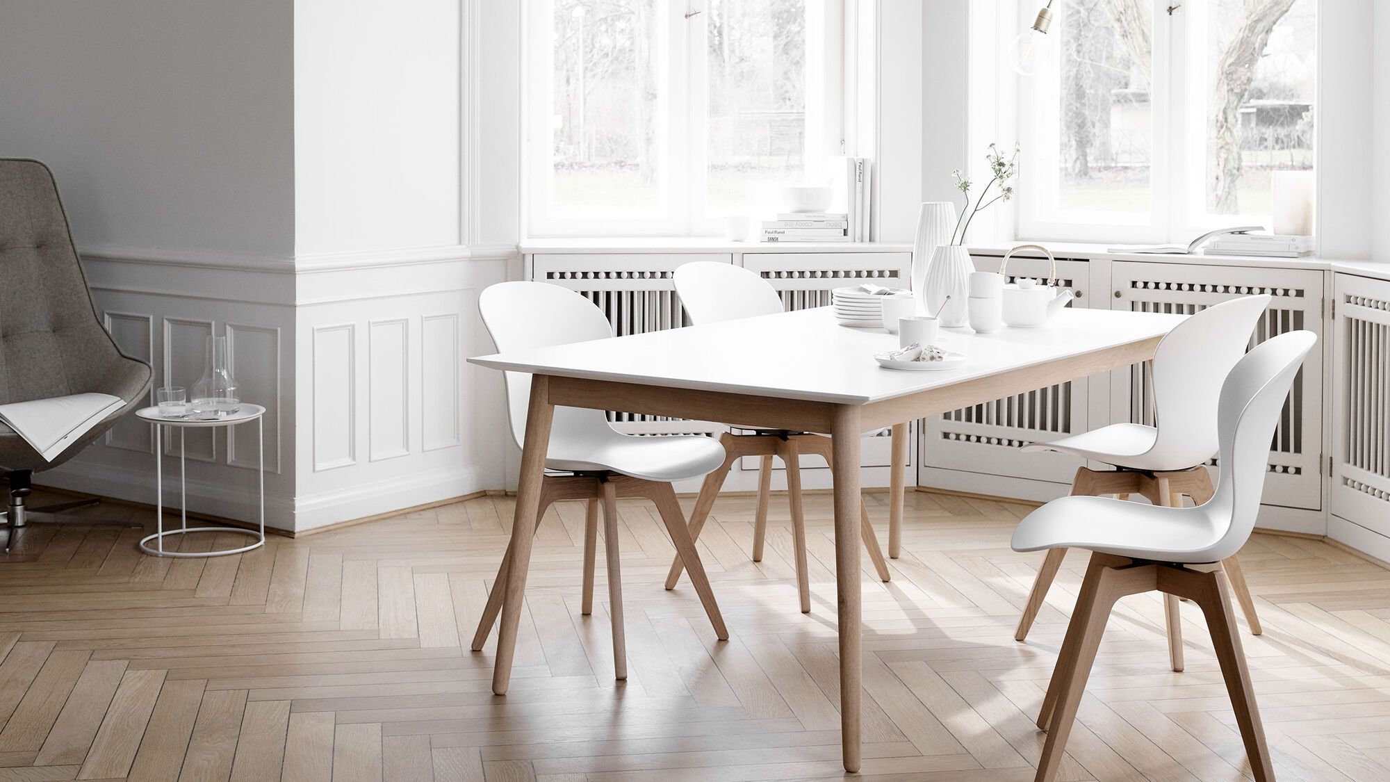 Cтул Adelaide с функцией вращения - York  5121 Kожа светло-зеленая -  Под заказ в интерьере