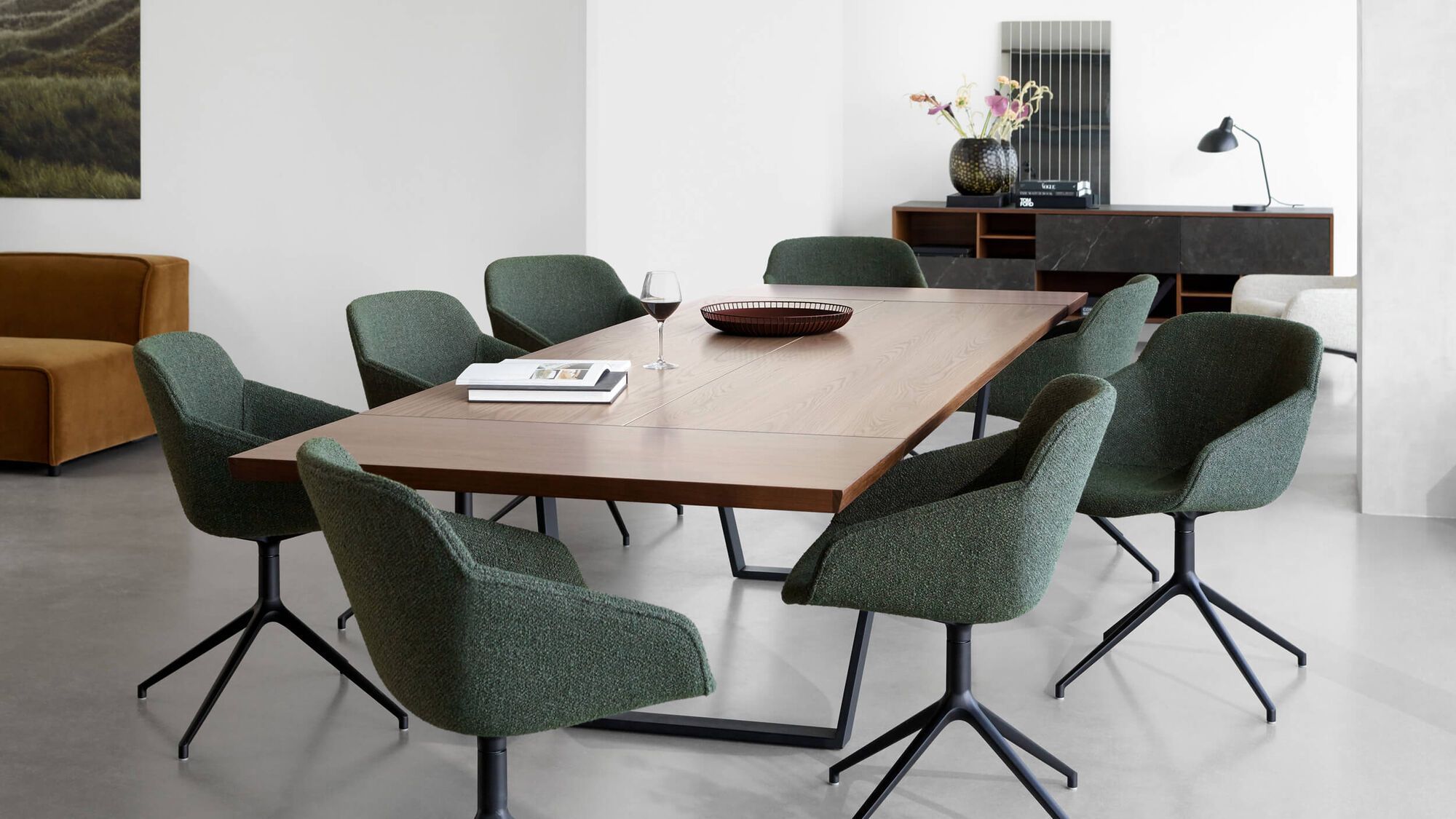 Напольный светильник Demand -  Под заказ в интерьере