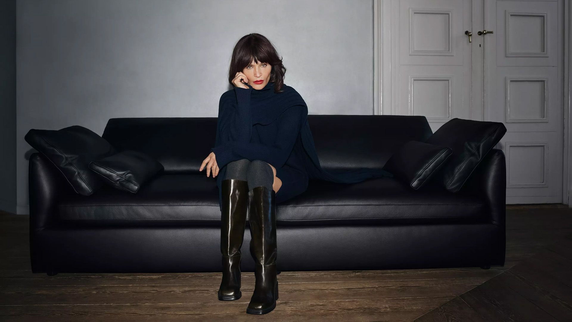 Угловой диван Milano - Frisco 2057 Ткань цвета кэмел с функцией акваклин  -  Под заказ в интерьере