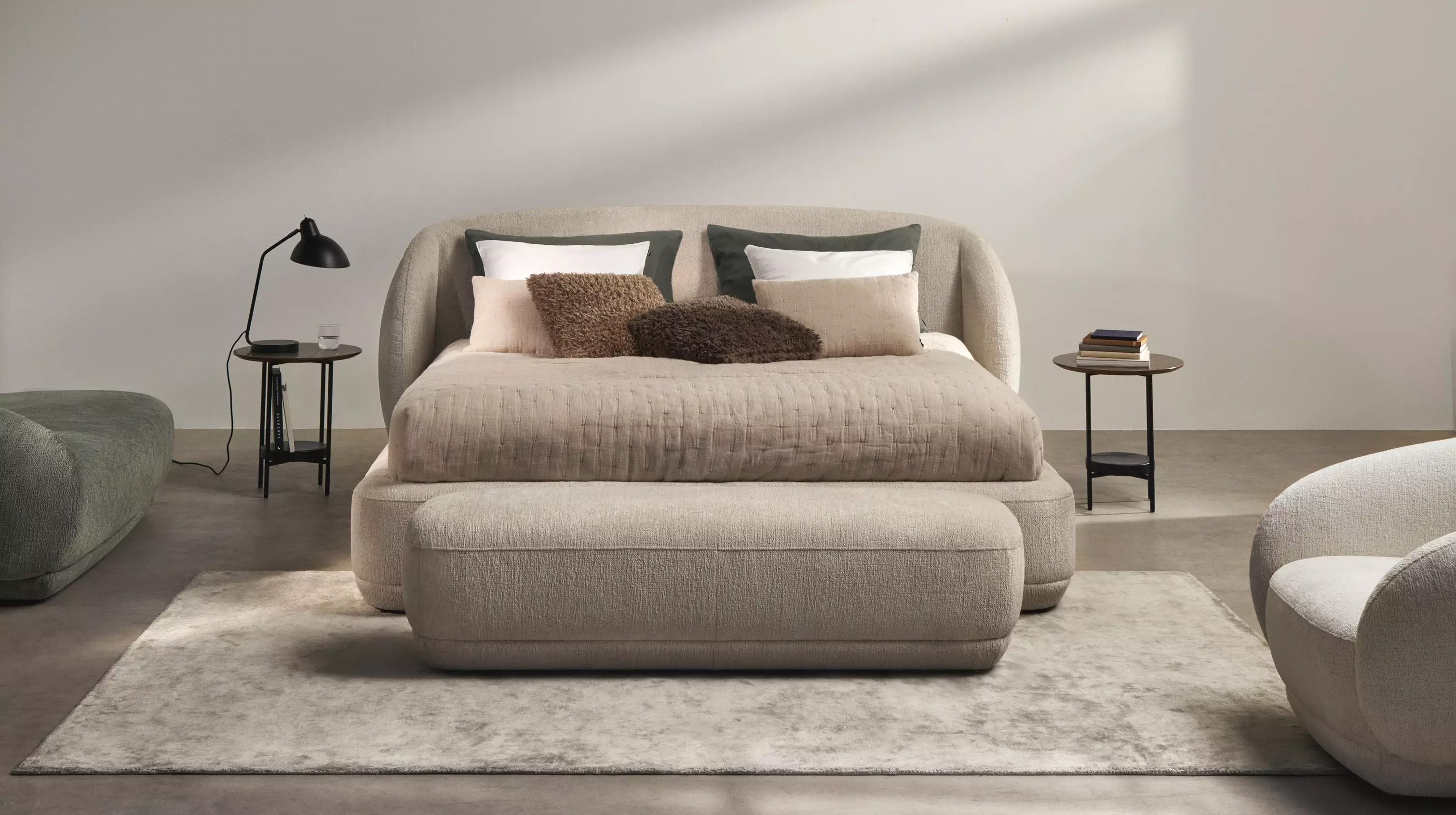 Скамейка Bolzano - Bristol 3060 Ткань светло-серого цвета  -  Под заказ в интерьере